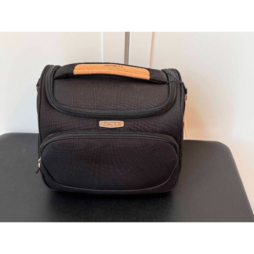 Samsonite Toiletry Case, New with Tags and Box
